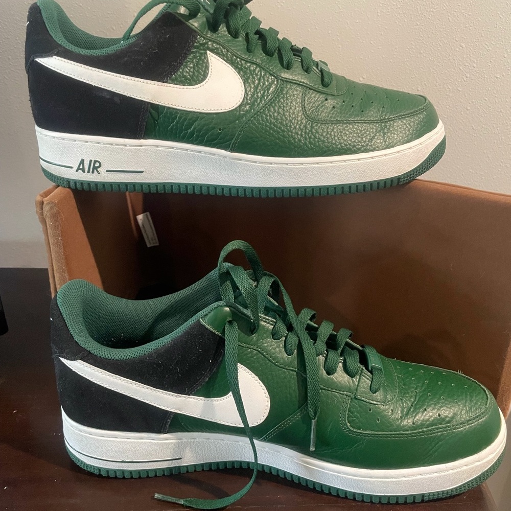 Nike Air Force low Gorge green and black
